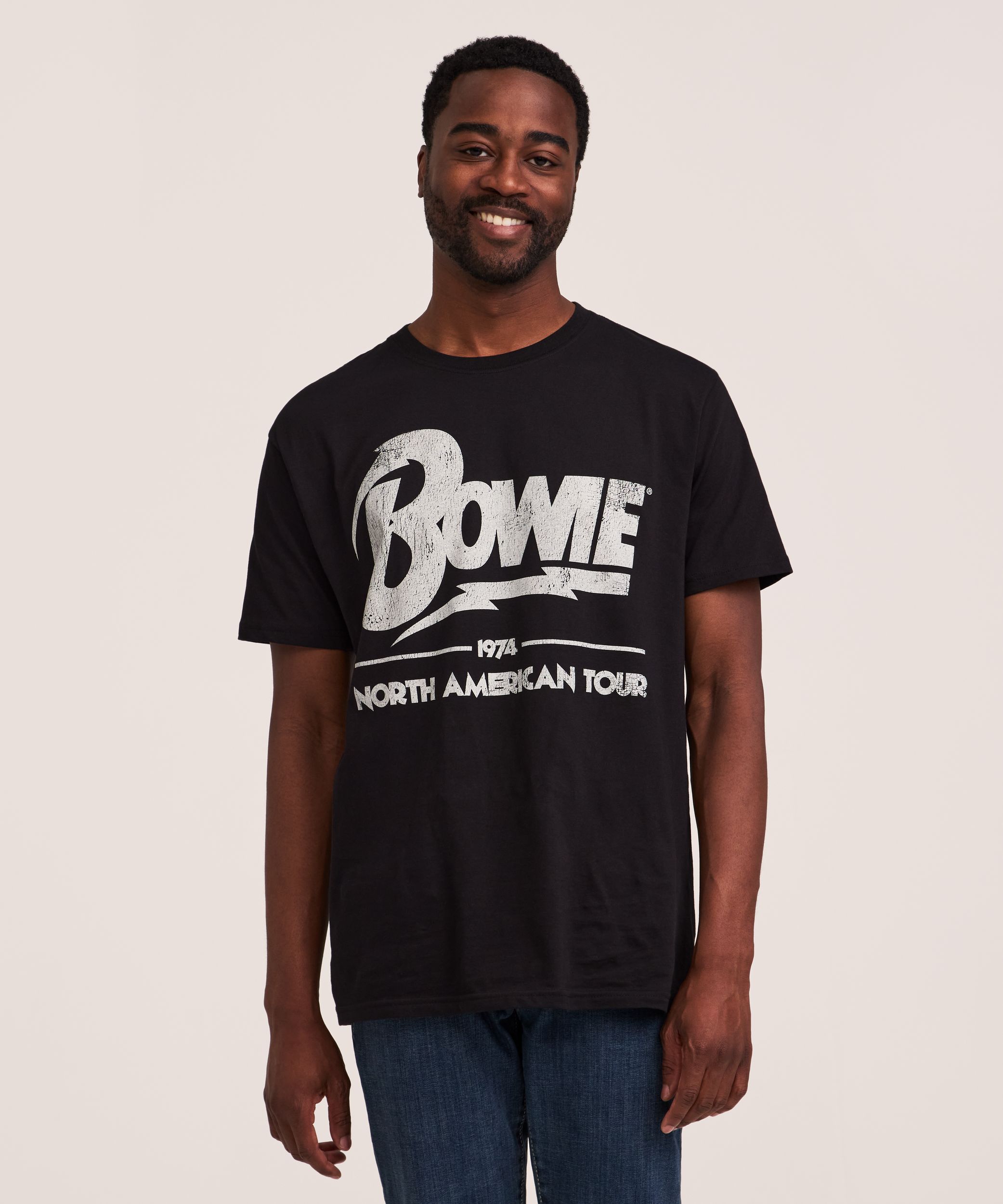 logo-t-shirt-men-s-david-bowie-1974-tour-graphic-t-shirt-79495a16-a3af-46ae-8316-20a7d6a9a1f1-jpgrendition