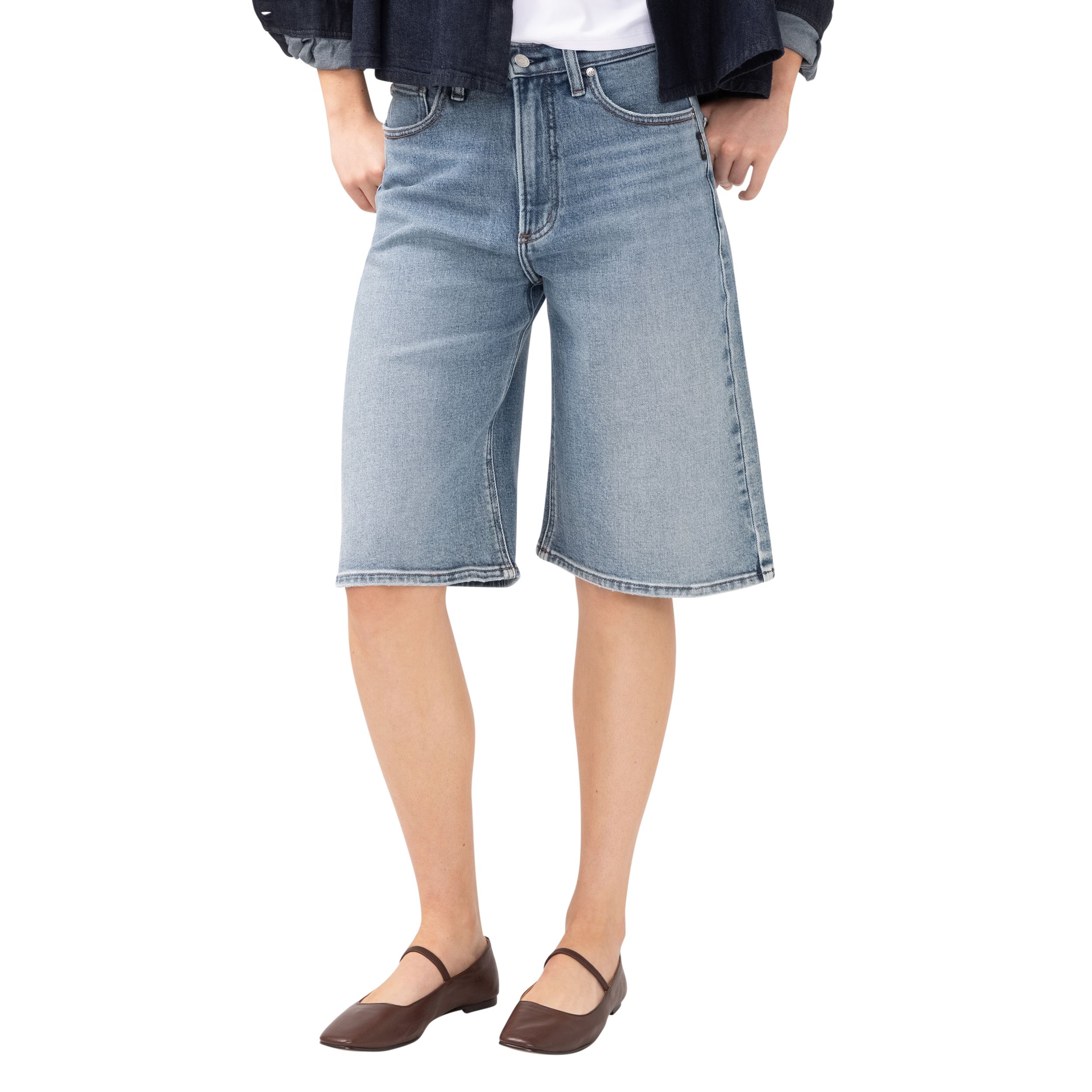 silver-women-s-be-easy-skater-jorts-a1f1fefe-27f5-49f6-8ff3-1eb422c6b827-jpgrendition
