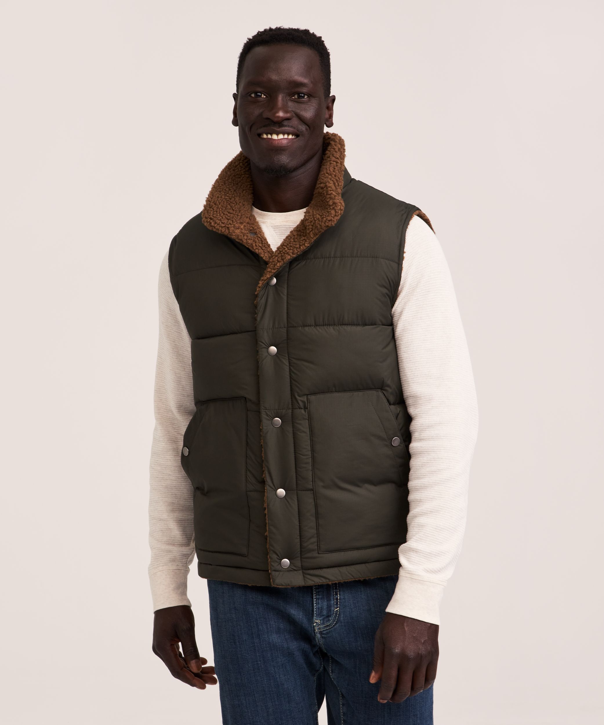wr-hd1-t-max-sherpa-reversible-puffer-vest-930a0383-efdd-4db9-a404-c9953c210da7-jpgrendition